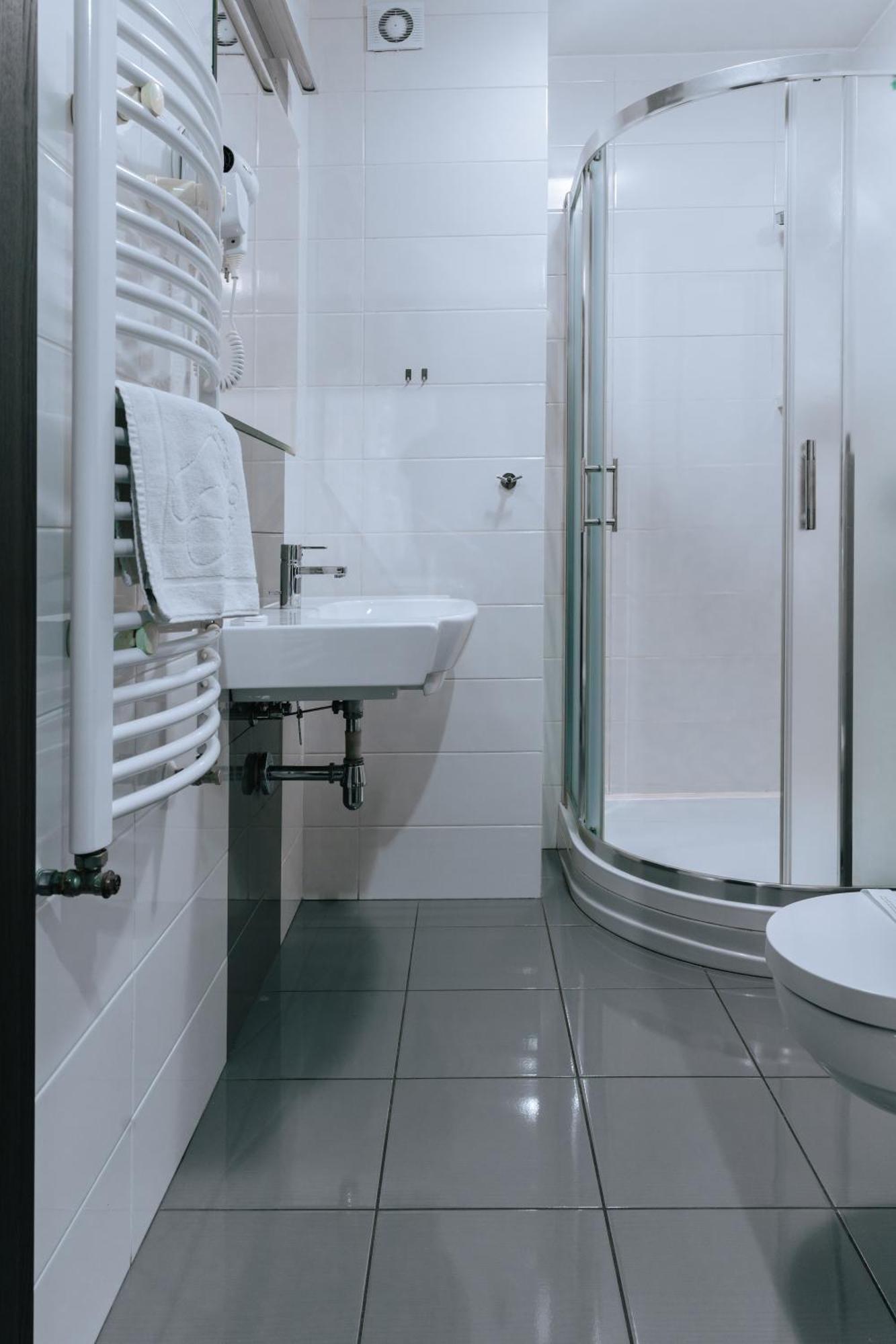 אוגרודז'ינייץ Hotel Pod Figura מראה חיצוני תמונה