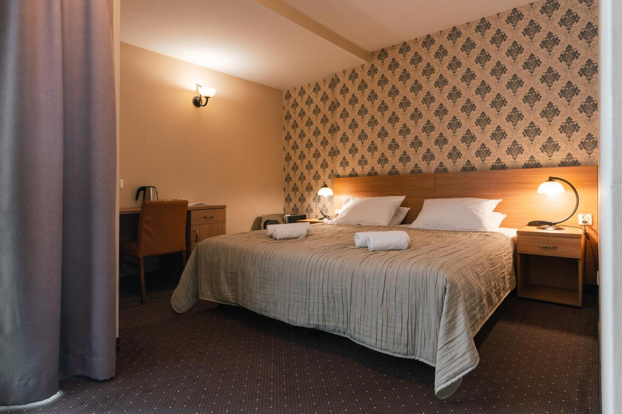 אוגרודז'ינייץ Hotel Pod Figura מראה חיצוני תמונה